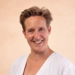 Céline, praticienne en massage bien-être et naturopathie”